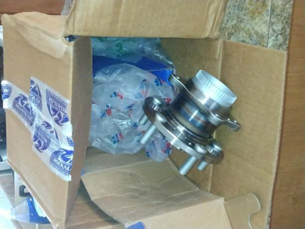 2015-kia-forte-front-wheel-bearing-and-hub-big-0