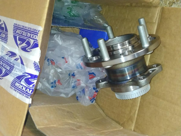 2015-kia-forte-front-wheel-bearing-and-hub-big-2