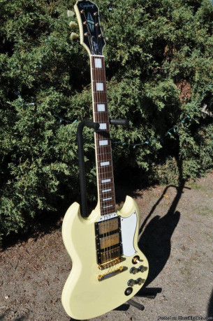 epiphone-les-paul-custom-sg-electric-guitar-big-3