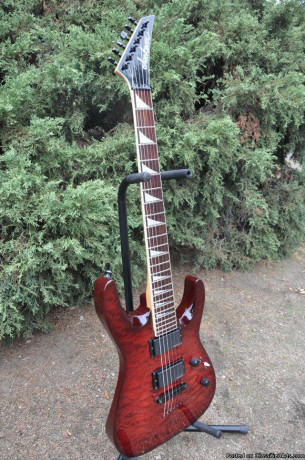 jackson-slat-strat-electric-guitar-big-3