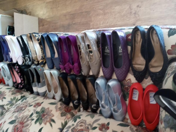 22-pairs-of-ladies-shoes-size-85-nearly-all-new-big-3
