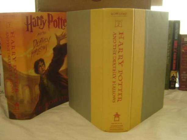 harry-potter-and-the-deathly-hallows-book-7-hardcover-1st-ed-as-new-25-big-0