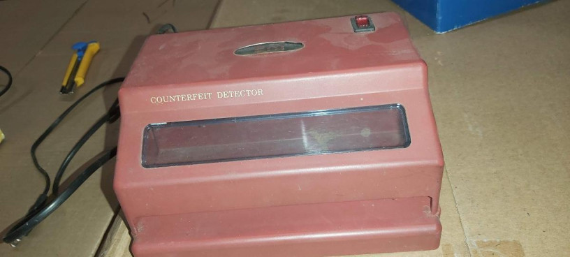 counterfeit-currency-detector-one-brand-new-one-used-old-style-50-etobicoke-big-0