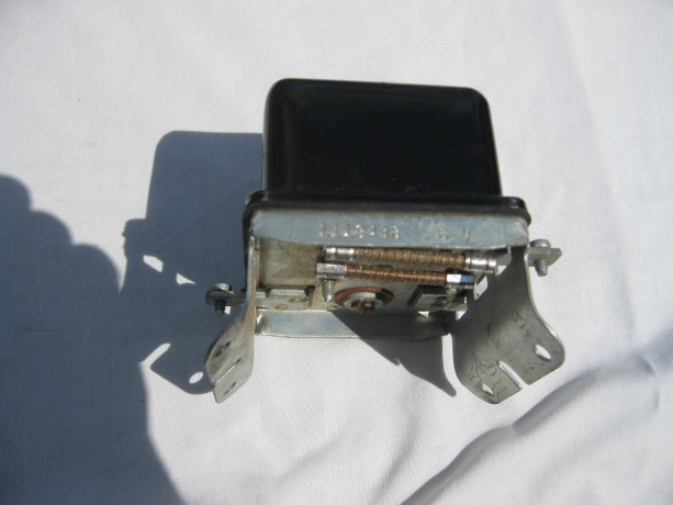 new-1938-54-tractor-voltage-regulator-big-0