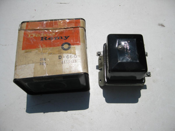 new-1938-54-tractor-voltage-regulator-big-1