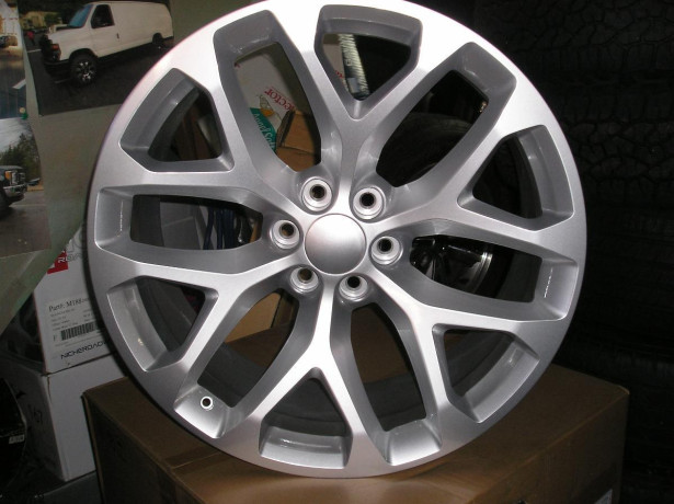 4-24-inch-snowflake-wheels-big-0