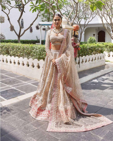 bridal-couture-couture-wedding-designers-dress-falguni-shane-peacock-big-4