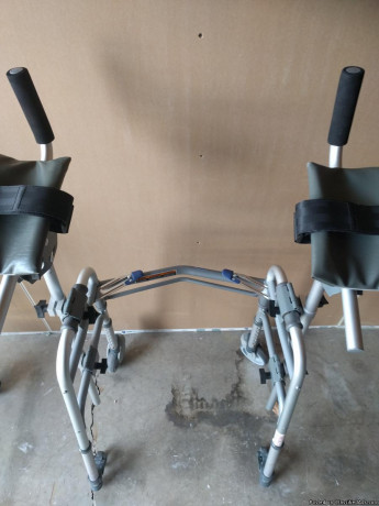 walker-for-adult-light-weight-heavy-duty-4-wheels-brakes-big-1