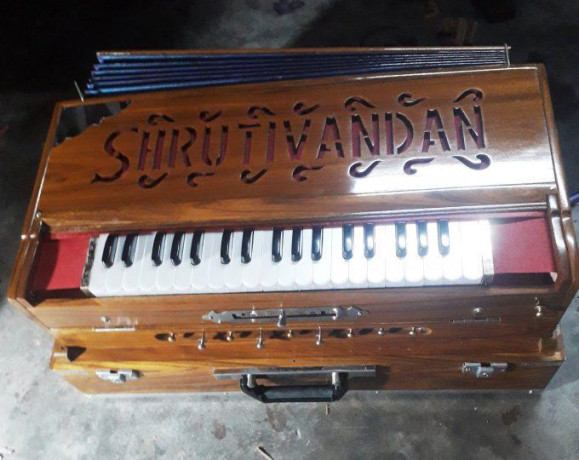 best-quality-and-long-lasting-harmonium-manufacturers-in-kolkata-big-0