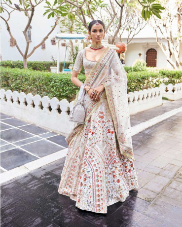 buy-top-indian-designer-dresses-shop-online-for-designer-dress-in-india-big-3