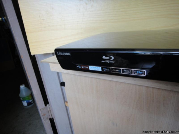 samsung-blu-ray-dvd-player-big-1