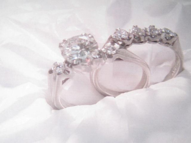 diamond-engagement-ring-wedding-ring-set-big-1