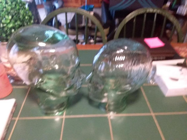 2-glass-heads-big-0