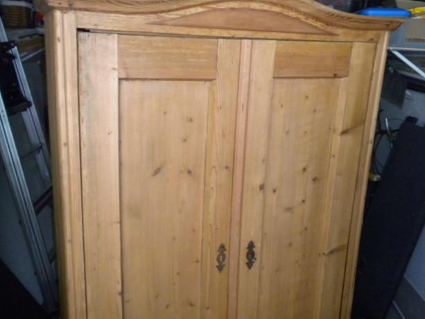 antique-tv-cabinet-big-4
