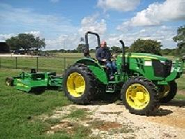john-deere-5045e-tractor-wshredder-big-0