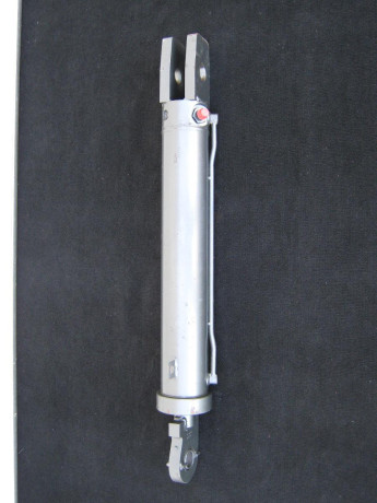 hydraulic-cylinder-for-a-farm-ranch-dump-trailer-big-3