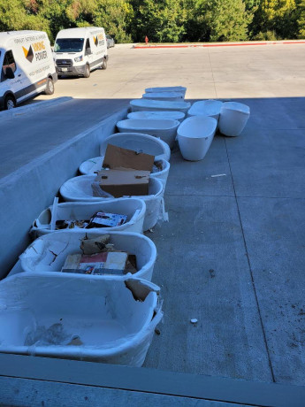 free-damaged-vanity-art-bath-tubs-big-0