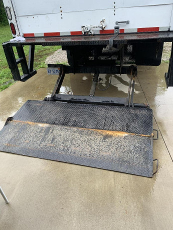 2006-2500-lb-all-steel-lift-gate-big-4