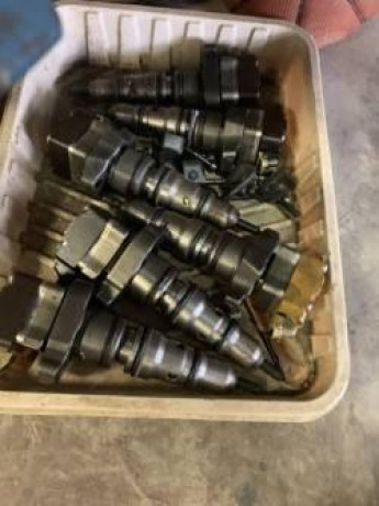 1999-cat-3126b-fuel-injector-big-0