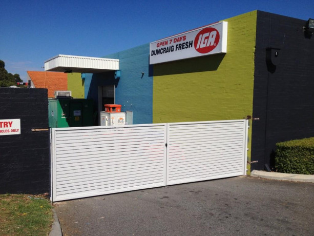 aluminium-slat-fencing-and-gates-supplier-in-perth-big-0