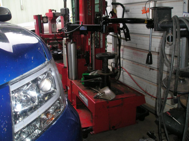 hunter-tire-changing-machine-big-0