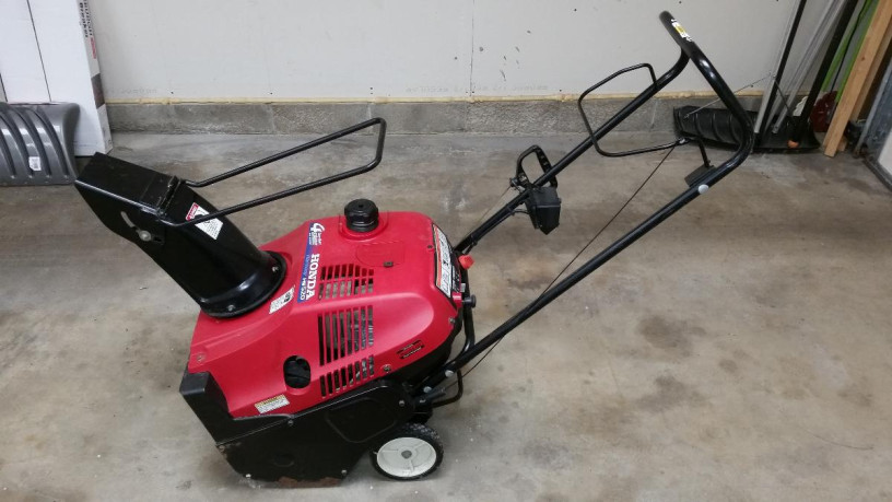 honda-elec-start-snowblower-big-1