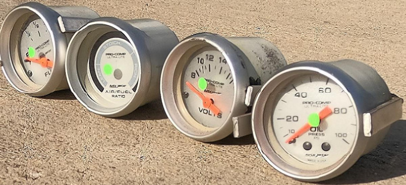 universal-analog-gauges-big-3