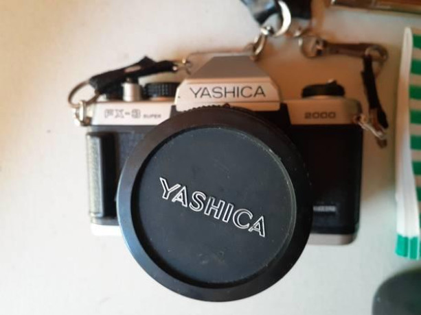 yashica-camera-3-lenses-and-case-big-3