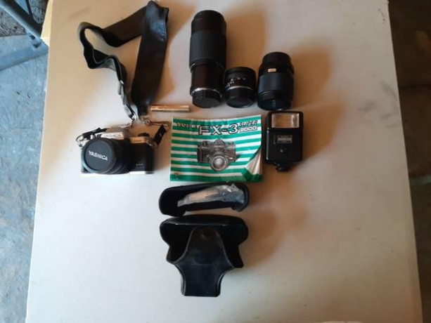 yashica-camera-3-lenses-and-case-big-1