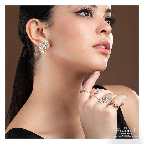 hazoorilal-has-got-the-best-quality-solitaire-jewellery-in-delhi-big-0