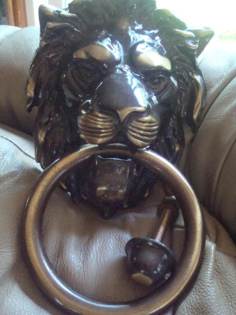 brass-lion-head-door-knocker-big-1