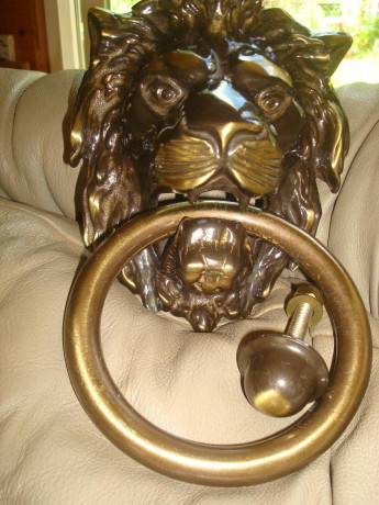 brass-lion-head-door-knocker-big-3