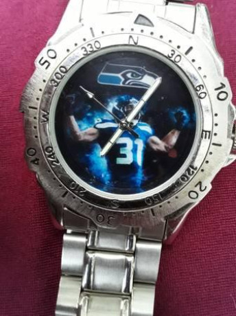 super-rare-jam-chancellor-seattle-seahawks-wristwatch-big-0