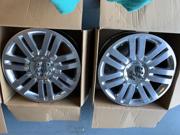 2013-lincoln-navigator-wheelsrims-4-big-1