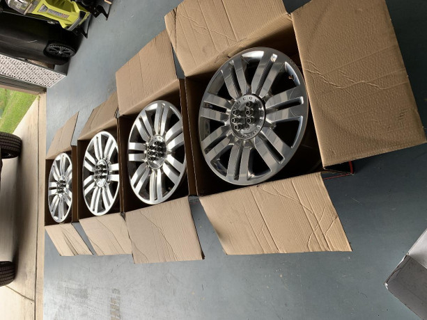 2013-lincoln-navigator-wheelsrims-4-big-0