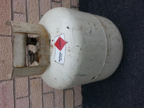 propane-gas-tank-w-gage-big-1
