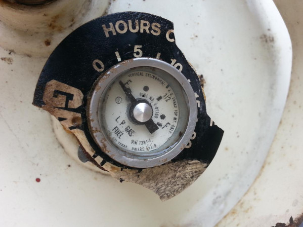 propane-gas-tank-w-gage-big-0