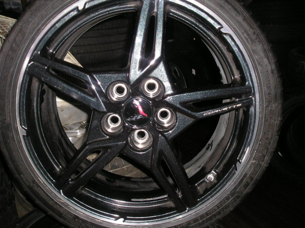 4-corvette-wheels-and-tires-big-0