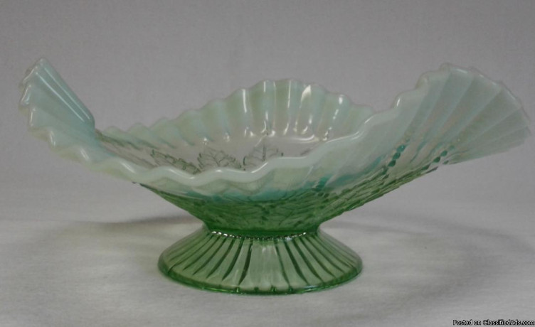 vintage-northwood-green-opalescent-pedestal-bowl-big-2