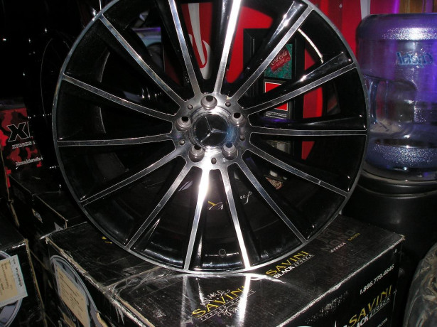 4-22-inch-savini-wheels-big-0