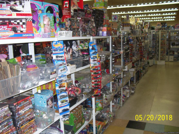 pokemonmagicsports-non-sports-cardsstar-wars-comicshot-wheels-big-1