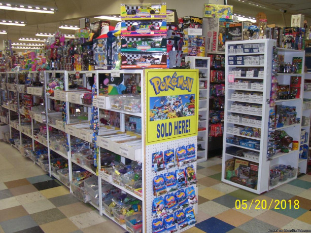 pokemonmagicsports-non-sports-cardsstar-wars-comicshot-wheels-big-4