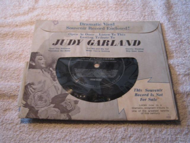 new-judy-garland-dramatic-vinyl-souvenir-record-from-longines-plays-at-33-13-big-0
