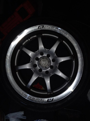 racing-tires-and-rims-big-0