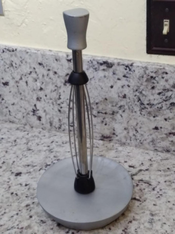free-standing-paper-towel-holder-big-1