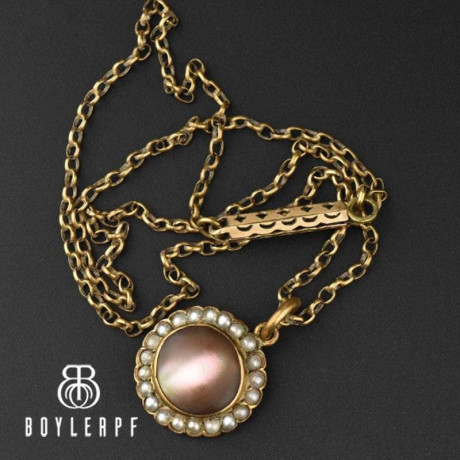 jewelry-is-a-great-way-to-take-your-look-from-day-to-night-big-0