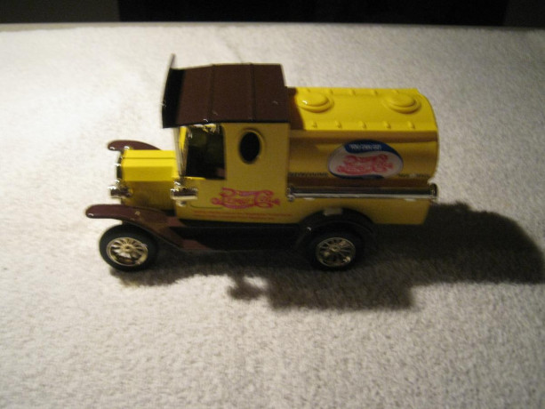 yellow-pepsi-cola-tanker-truck-big-3