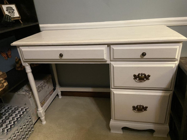 desk-and-chair-big-3