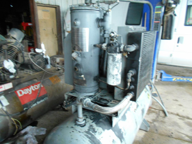 20-hp-120-gallon-screw-type-heavy-duty-compresssor-big-1