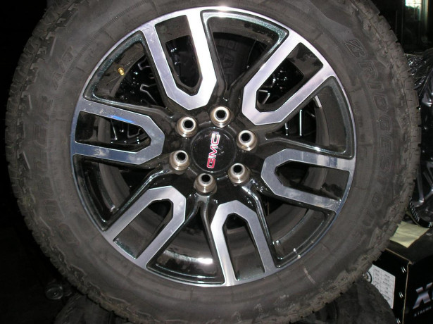 4-20-inch-gmc-wheels-and-tires-big-0